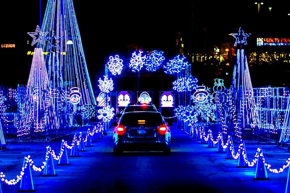 Best Holiday Lights Drive-Thrus and Christmas Light Shows in Atlanta | Mommy Poppins